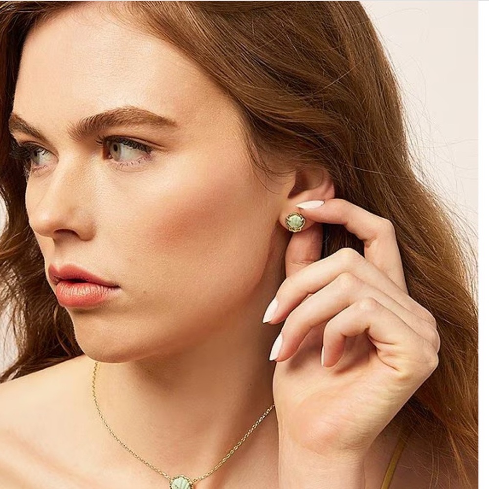 Kendra Scott Brynne Shell Stud Earring - Gold Green Chrysocolla - Picture 2 of 4